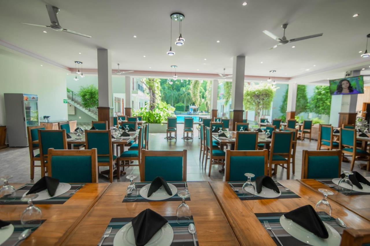 Royal Reach Udawalawe Hotel ภายนอก รูปภาพ