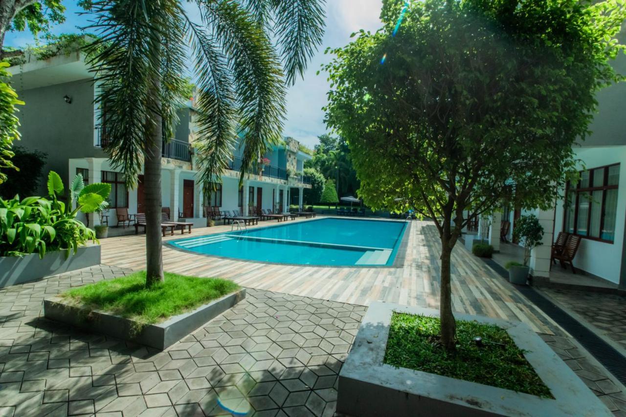 Royal Reach Udawalawe Hotel ภายนอก รูปภาพ