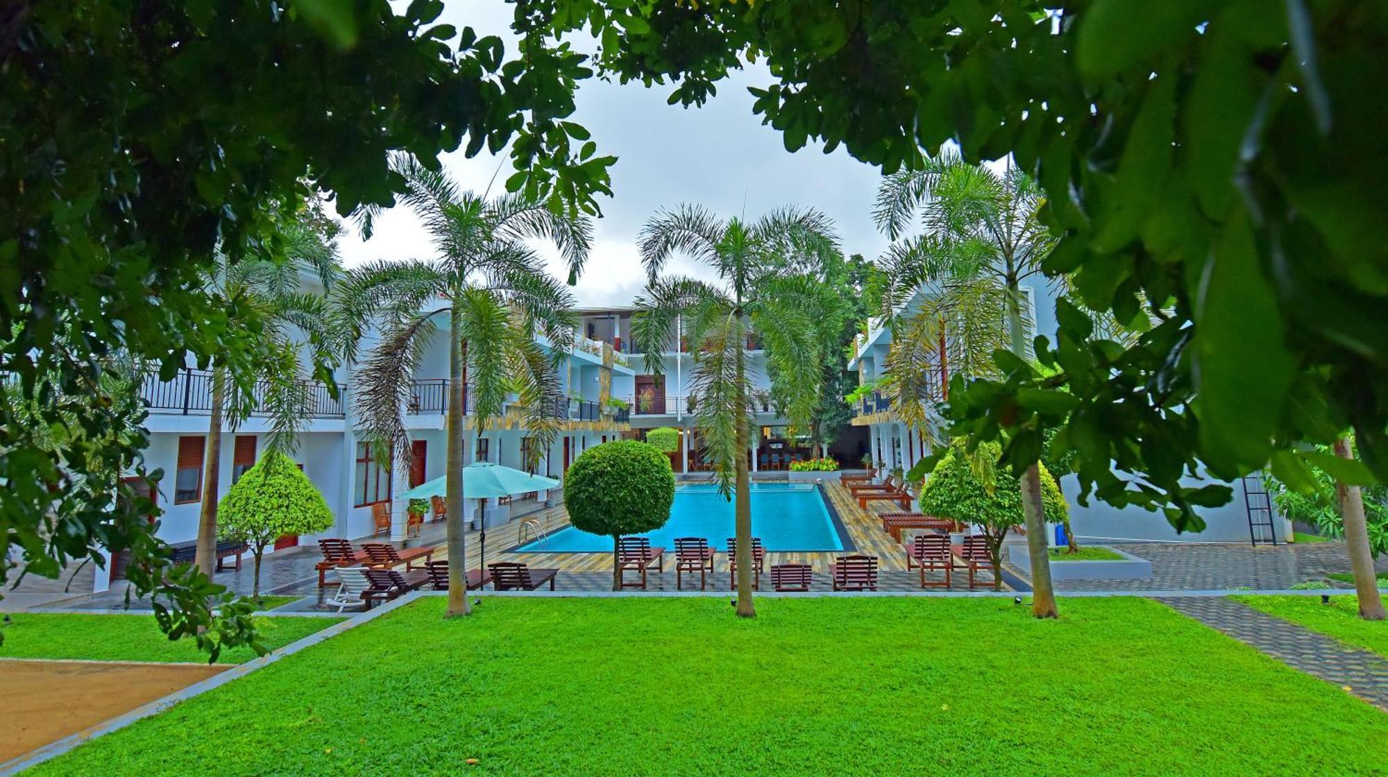 Royal Reach Udawalawe Hotel ภายนอก รูปภาพ