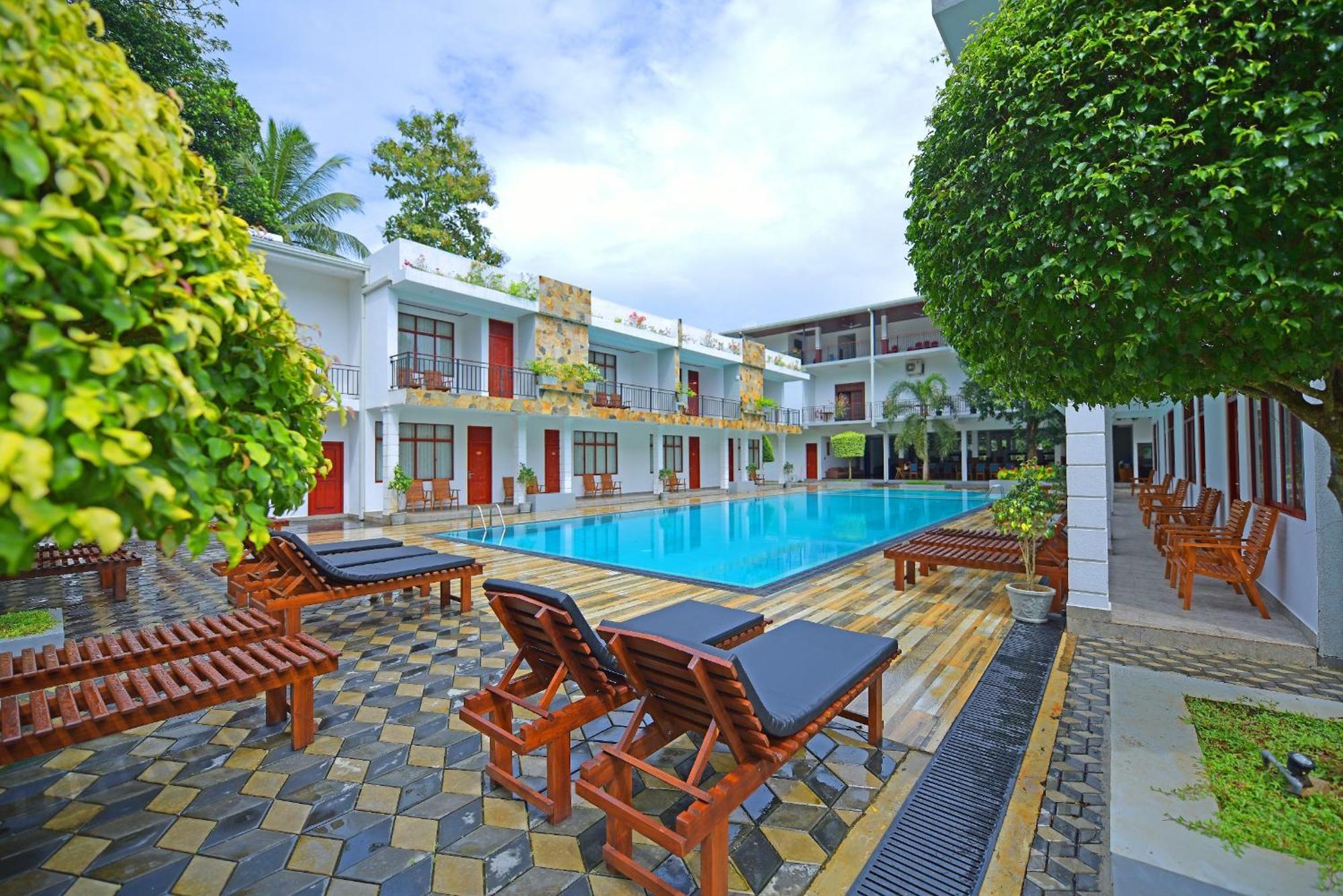 Royal Reach Udawalawe Hotel ภายนอก รูปภาพ